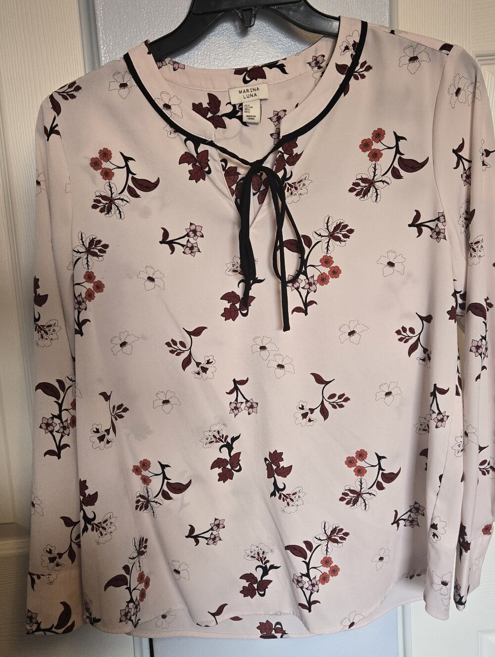 Marina Luna Women's Light Pink Floral Tie-Neck Blouse
